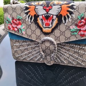 Gucci Medium Angry Cat Crystal Dionysus Shoulder Bag. No stones missing.
